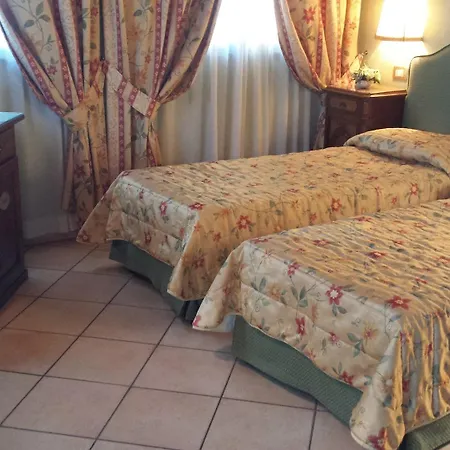 Piccola Bed & Breakfast 3*